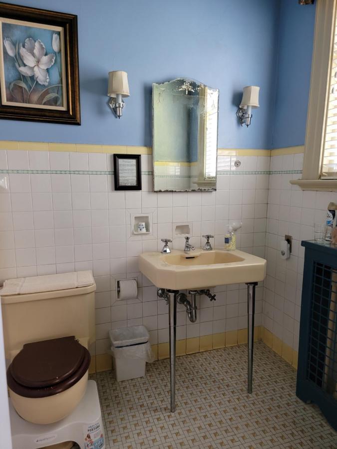 Morehead Manor Bed And Breakfast Дарем Экстерьер фото