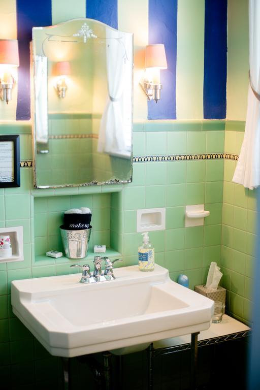Morehead Manor Bed And Breakfast Дарем Экстерьер фото