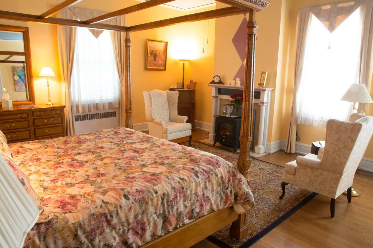 Morehead Manor Bed And Breakfast Дарем Экстерьер фото